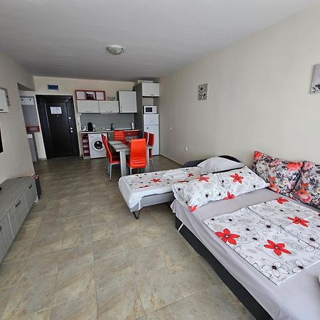 Апартаменти Кастро/Castro Apartments ツァレヴォ エクステリア 写真