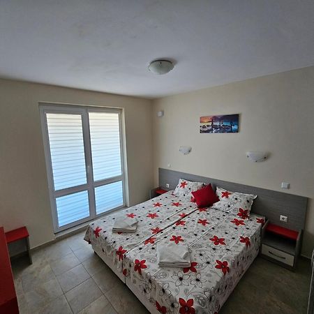 Апартаменти Кастро/Castro Apartments ツァレヴォ エクステリア 写真