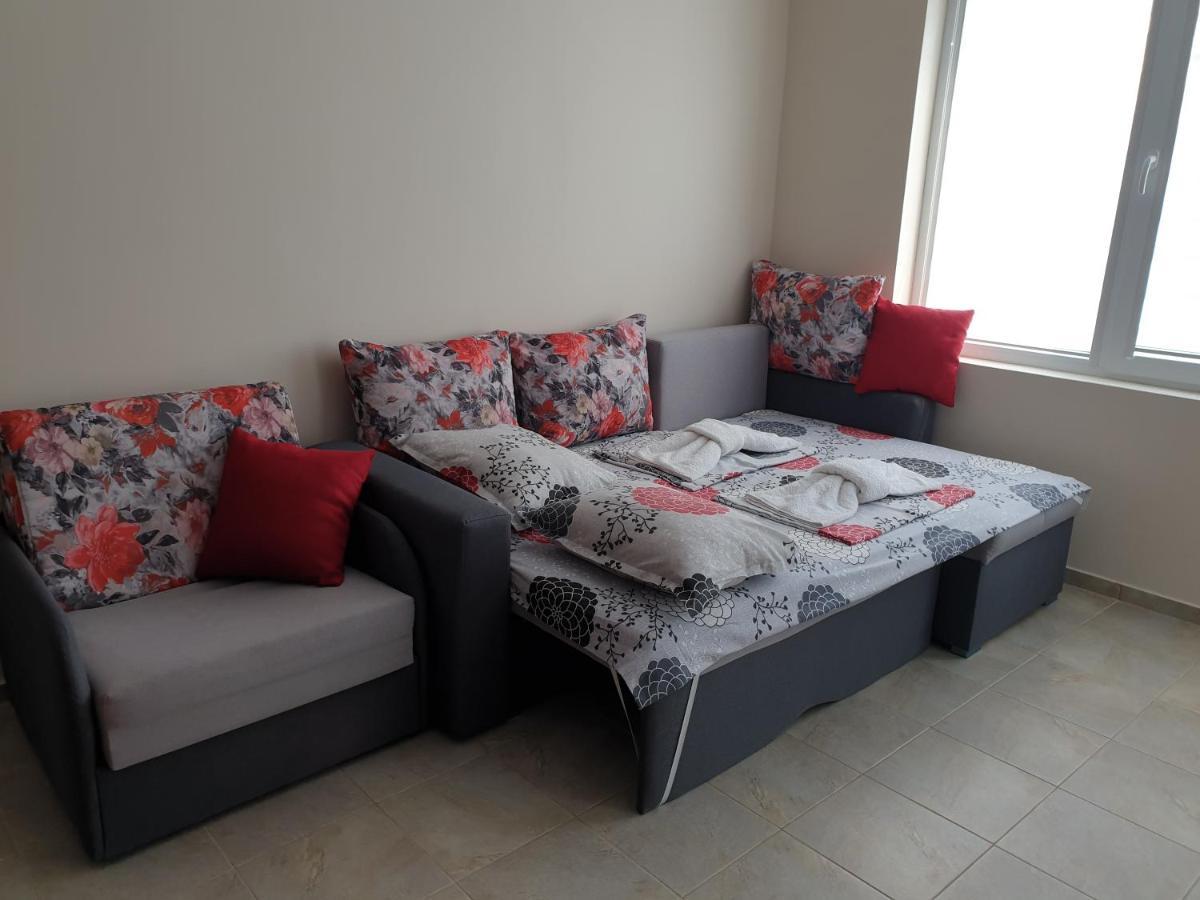 Апартаменти Кастро/Castro Apartments ツァレヴォ エクステリア 写真