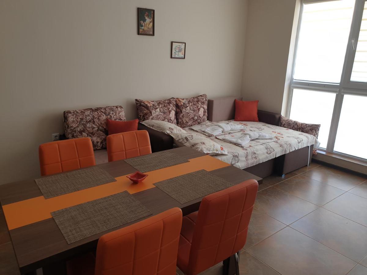 Апартаменти Кастро/Castro Apartments ツァレヴォ エクステリア 写真