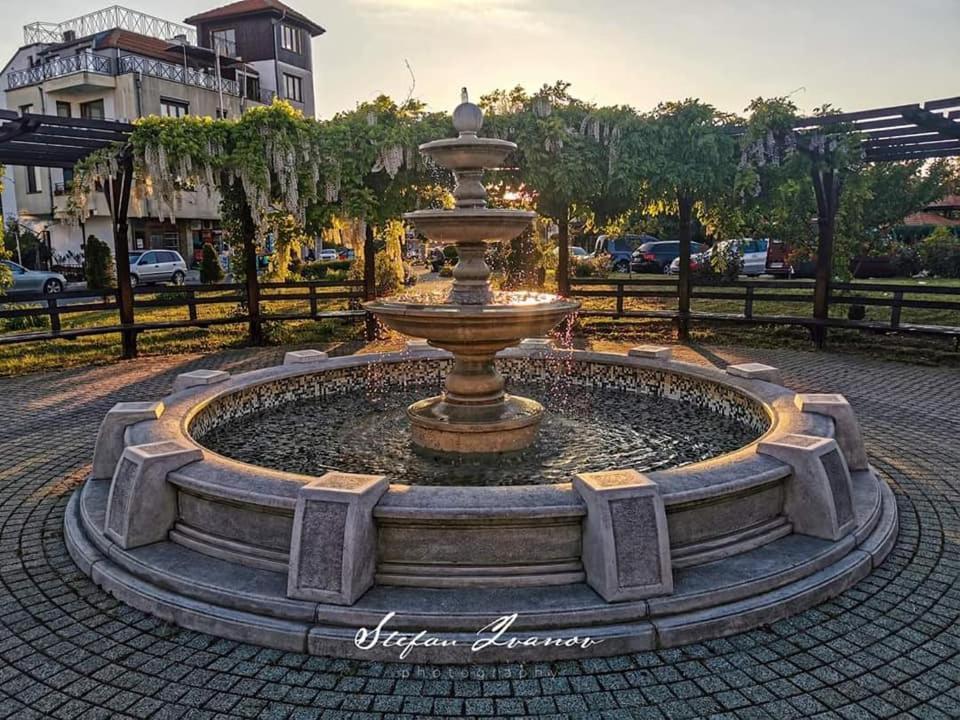 Апартаменти Кастро/Castro Apartments ツァレヴォ エクステリア 写真