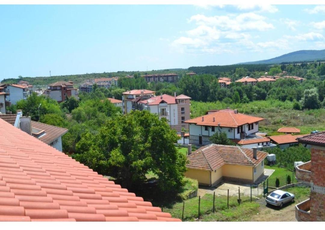 Апартаменти Кастро/Castro Apartments ツァレヴォ エクステリア 写真