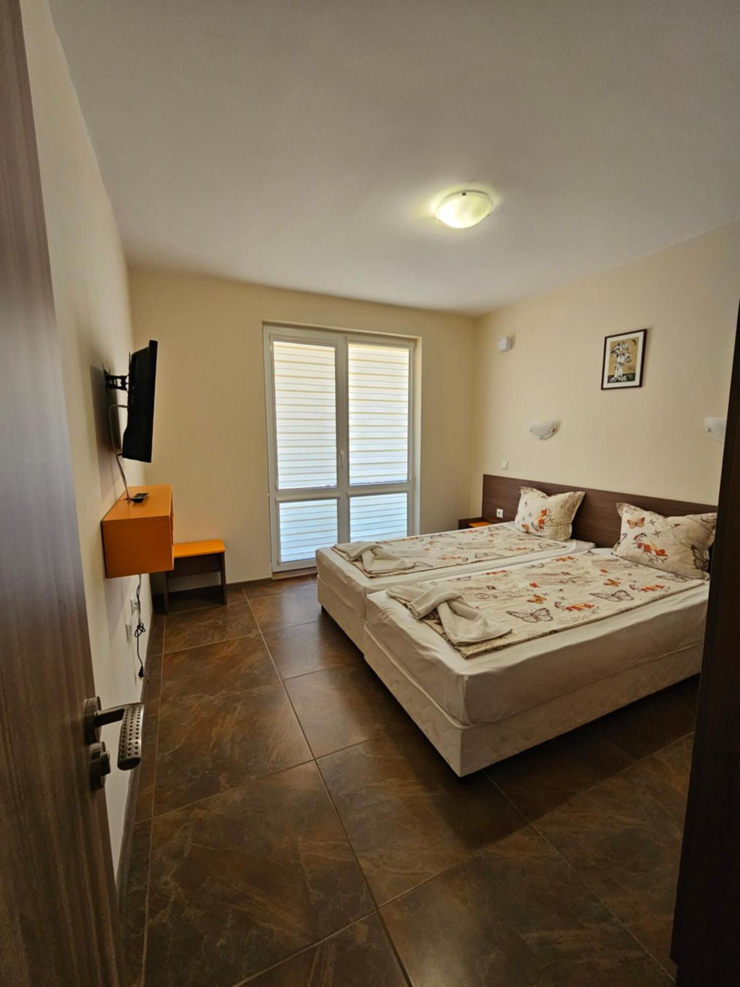 Апартаменти Кастро/Castro Apartments ツァレヴォ エクステリア 写真