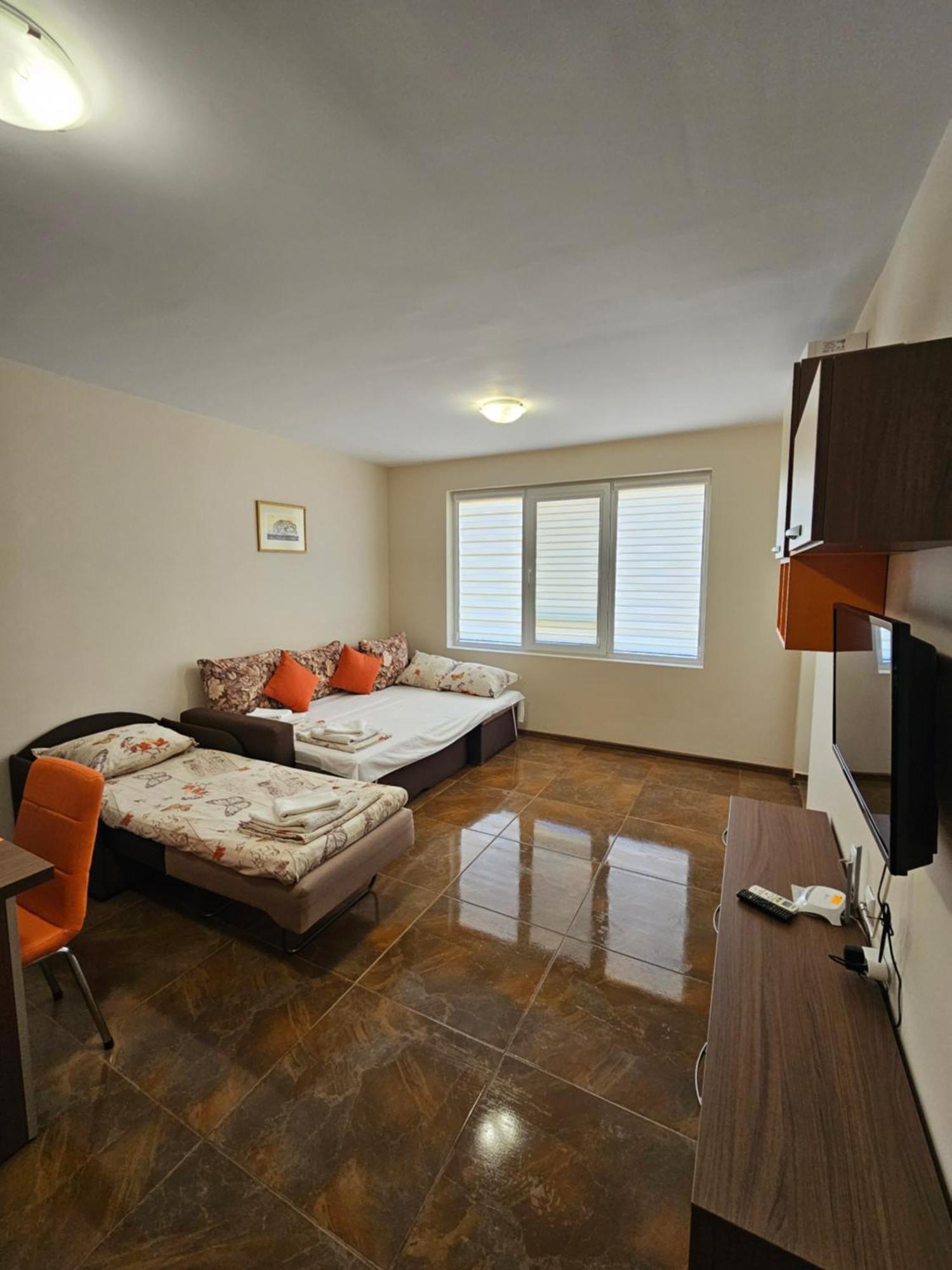 Апартаменти Кастро/Castro Apartments ツァレヴォ エクステリア 写真