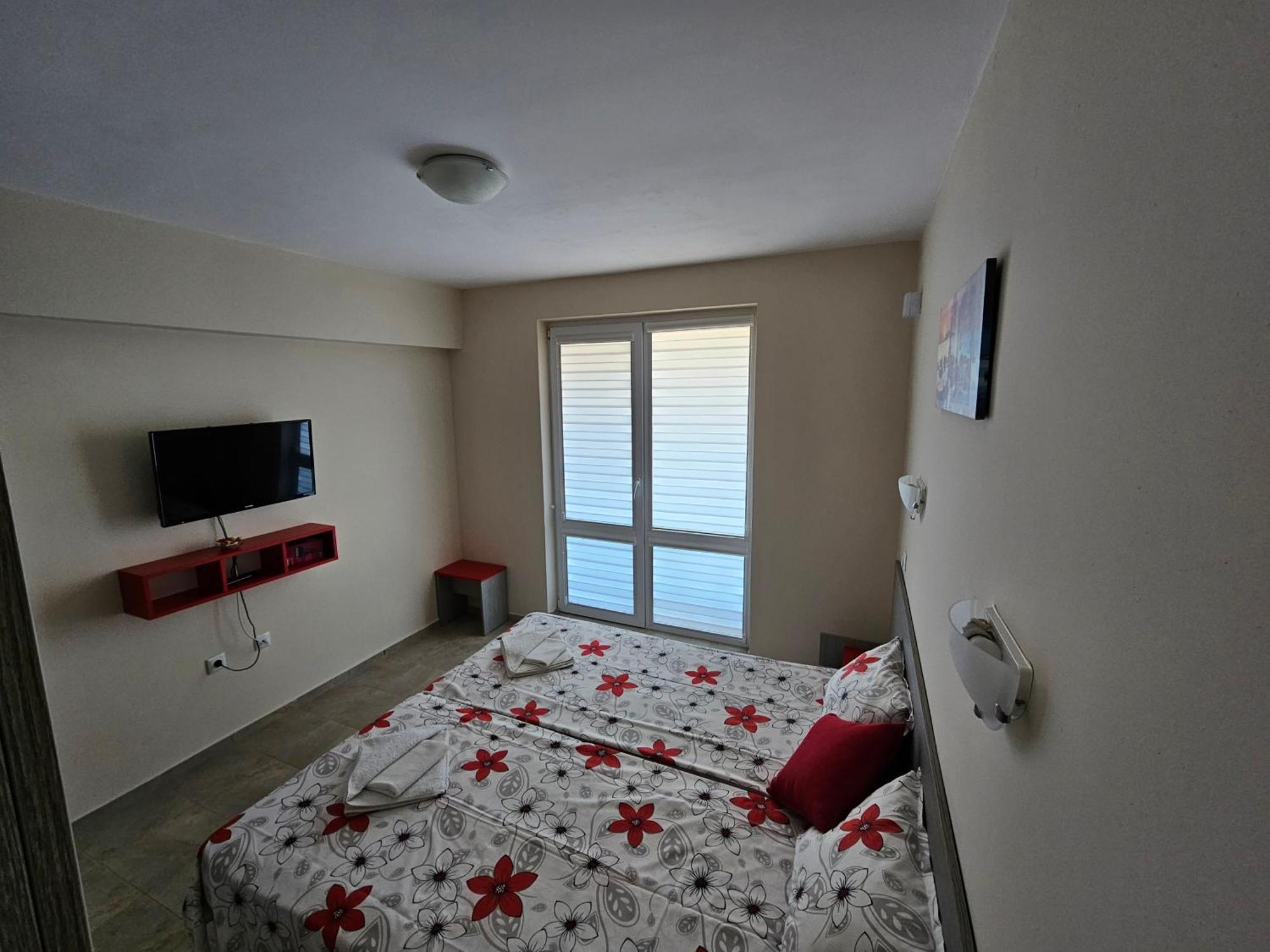 Апартаменти Кастро/Castro Apartments ツァレヴォ エクステリア 写真