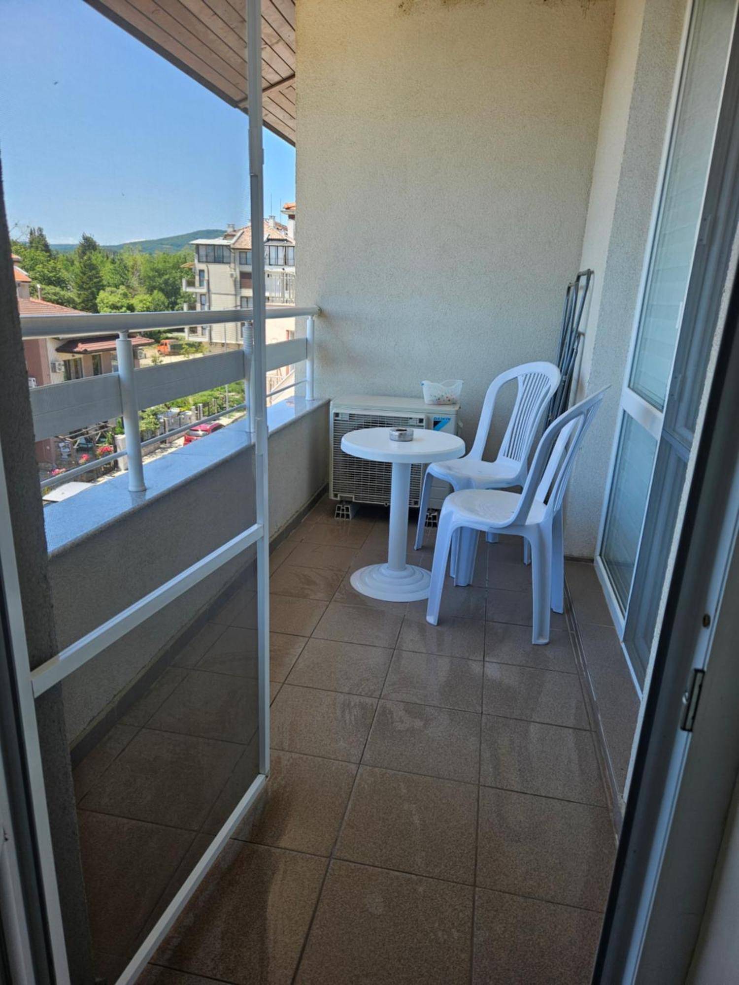 Апартаменти Кастро/Castro Apartments ツァレヴォ エクステリア 写真