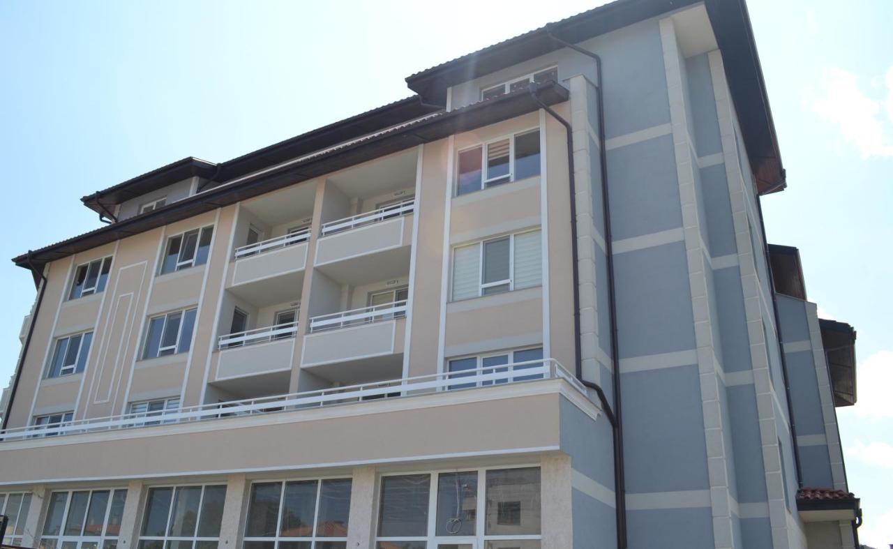 Апартаменти Кастро/Castro Apartments ツァレヴォ エクステリア 写真