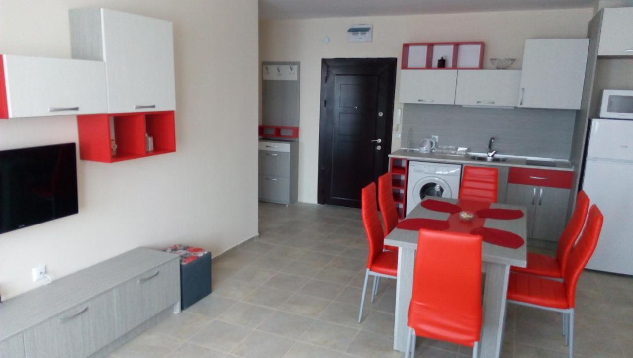 Апартаменти Кастро/Castro Apartments ツァレヴォ エクステリア 写真
