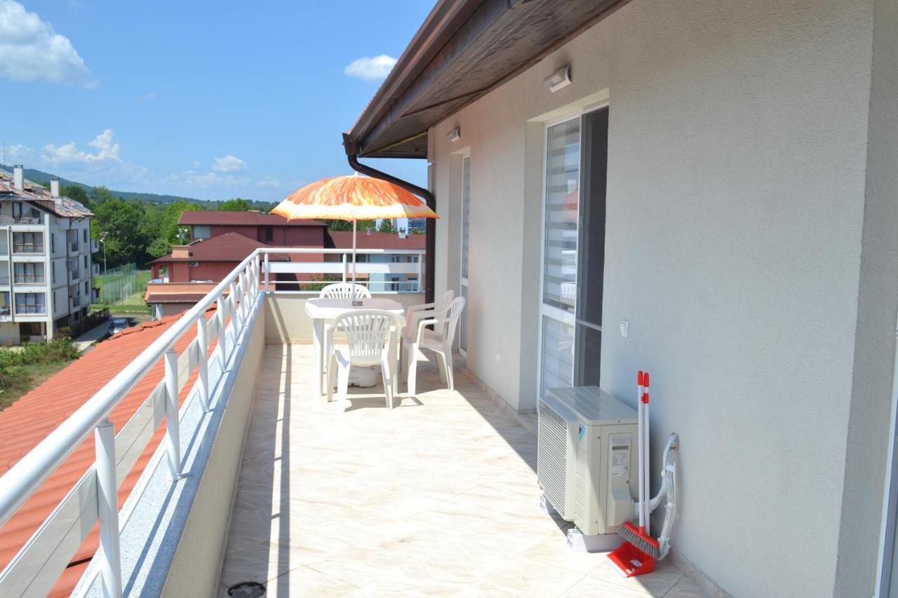 Апартаменти Кастро/Castro Apartments ツァレヴォ エクステリア 写真