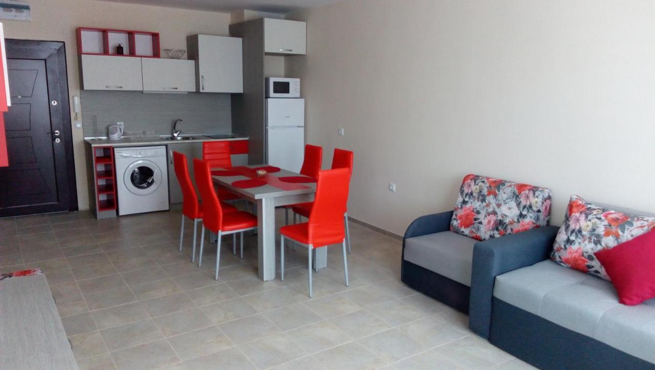 Апартаменти Кастро/Castro Apartments ツァレヴォ エクステリア 写真